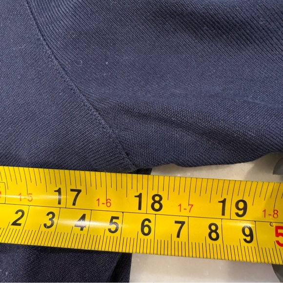 Ralph Lauren Women’s Button Up SILK Shirt Navy Blue Roll Tab Sleeves Sz 4P - Picture 4 of 9